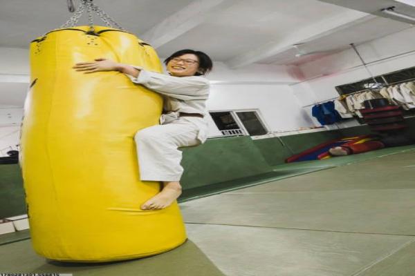 跳高训练与体育项目发展趋势研究(图1)